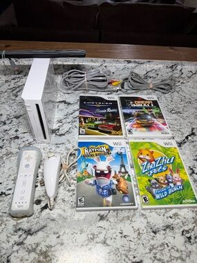 Nintendo wii bundle with 4 games